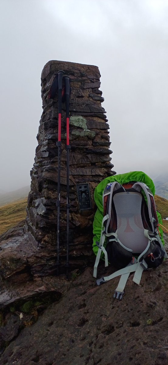 Muttley1968A's tweet image. Well at the top of Place Fell, and it wasn't looking too good #Clag 🌫🌧 but, the at the #Trigpoint and the heaven's cleared 👀⛰️🌤. Don't you just love the Lakes 👣🥾🧭📸 #LovetheLakes @FriendsofLakes @TheLakesGuide