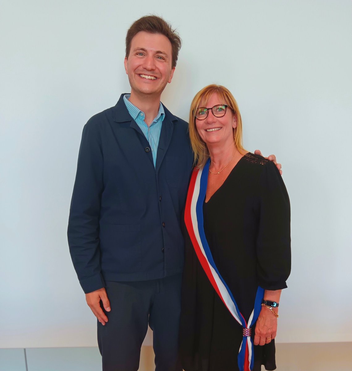 Toutes mes chaleureuses félicitations chère Laurence Luneau pour ton élection comme Maire de #Clisson 👏🏻
Clisson, ville exceptionnelle, où la grandeur du passé contemple la beauté du présent et nous inspire pour l'avenir !
Avec passion, s'y engager est un bonheur et une fierté 🇨🇵