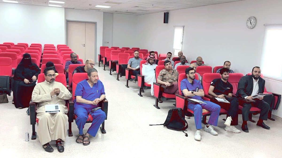 KASHJOUF's tweet photo. نفذ #مستشفى_الملك_عبدالعزيز_التخصصي_بالجوف  عضو #تجمع_الجوف_الصحي 
ورشة عمل تدريب المدربين (TOT) والتي تهدف إلى تأهيل المدربين على أساسيات التدريب والتعليم ببرامج الدراسات العليا في تجمع الجوف الصحي. https://t.co/b93Ll14h9N