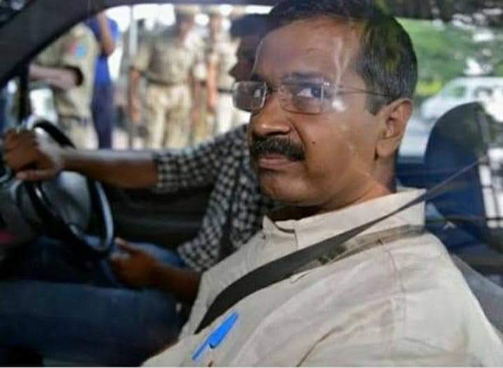 AkshatNeel's tweet photo. ज़मानत मिल गईं, लेकिन राजनितिक जिवन कैद हो गया केजरीवाल का,शीशमहल अब काटने को दौड़ाएगा।

ये नाटक, हरियाणा चुनाव के मद्देनजर किया गया है।केजरीवाल दिल्ली सँभालेगा, सुनीता केजरीवाल हरियाणा लेकिन लगता है, धोबी का….बन जाएगा 

ना दिल्ली ना ही हरियाणा 😂

 #ArvindKejriwal #Resignation https://t.co/j2GqhVKYCC