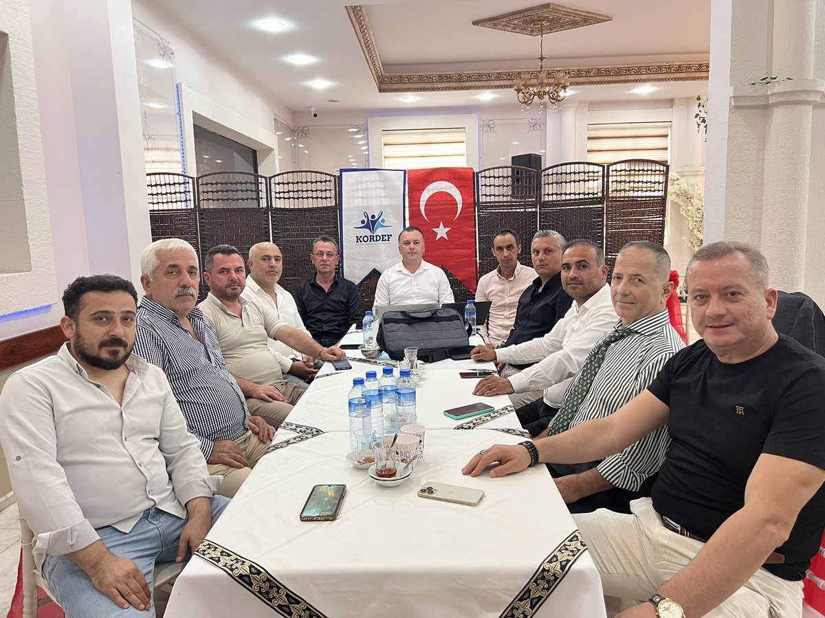 KORDEF1's tweet photo. Federasyonumuz üyesi Derneklerimizin Başkanları ve misafir Başkanlarımızla istişare toplantısında bir araya geldik. 

Katılımları dolayısıyla değerli Başkanlarımıza teşekkür ederiz. 

#kordef https://t.co/wEtA3MgNVZ