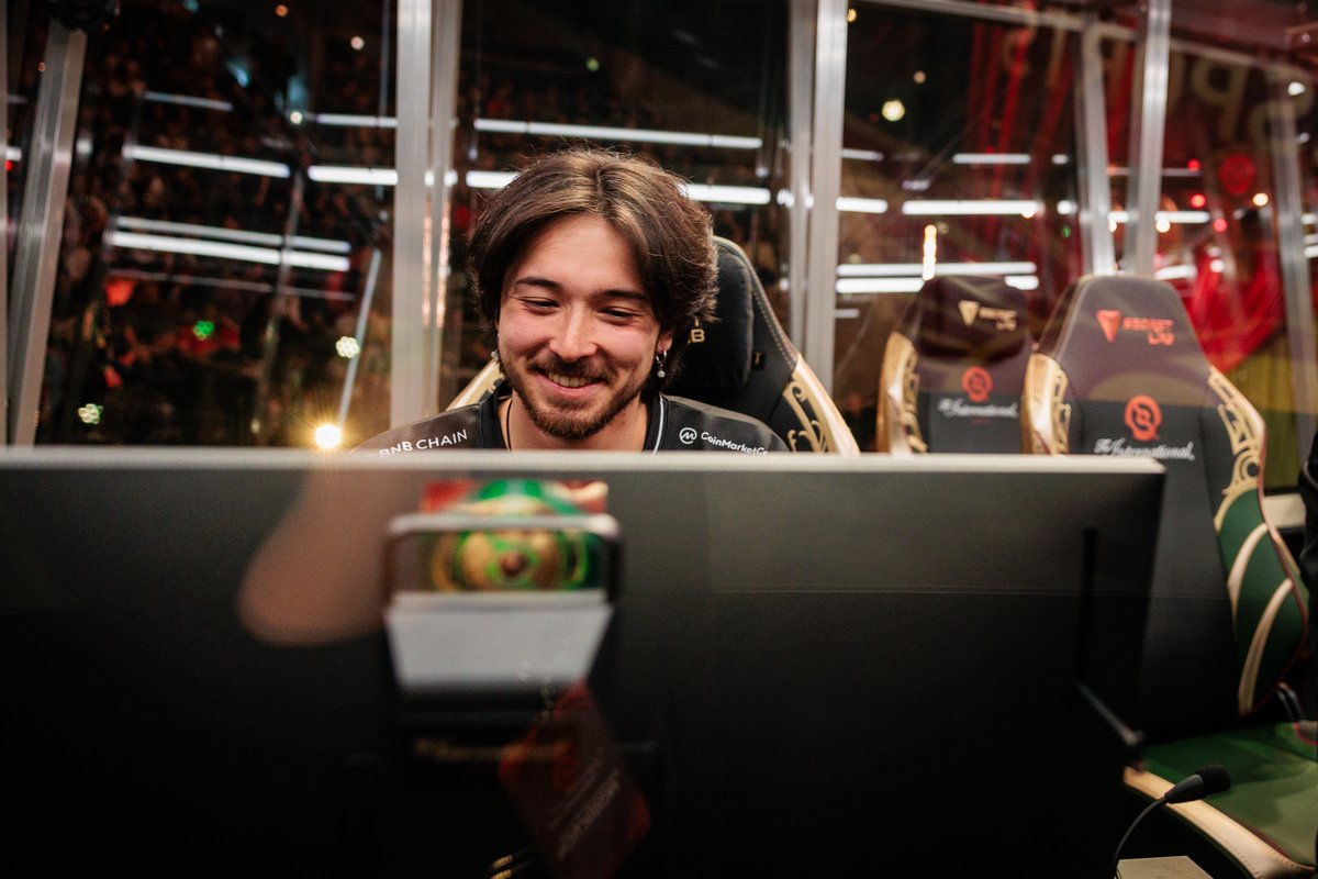 Gaimin Gladiators made a comeback from 0-1 against Tundra to qualify for the Grand Final after an incredible Game 3! GG will face Team Liquid in the ultimate showdown of The International 2024! #Dota2 #TI13