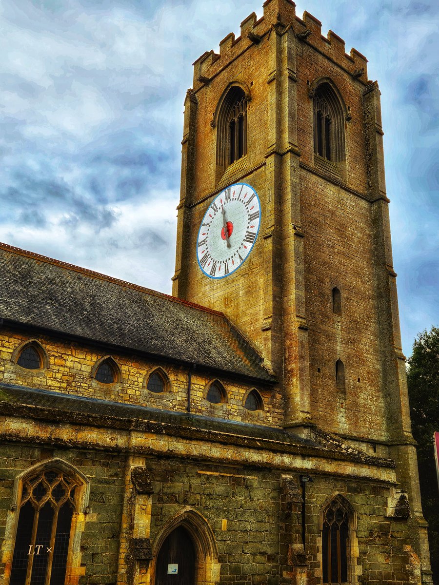 LucyTho55134197's tweet image. #WeekKForKnowledge
#AlphabetChallenge 
St Micheal in Coningsby...I have learned this claims to be the largest one handed clock in the world 🌎