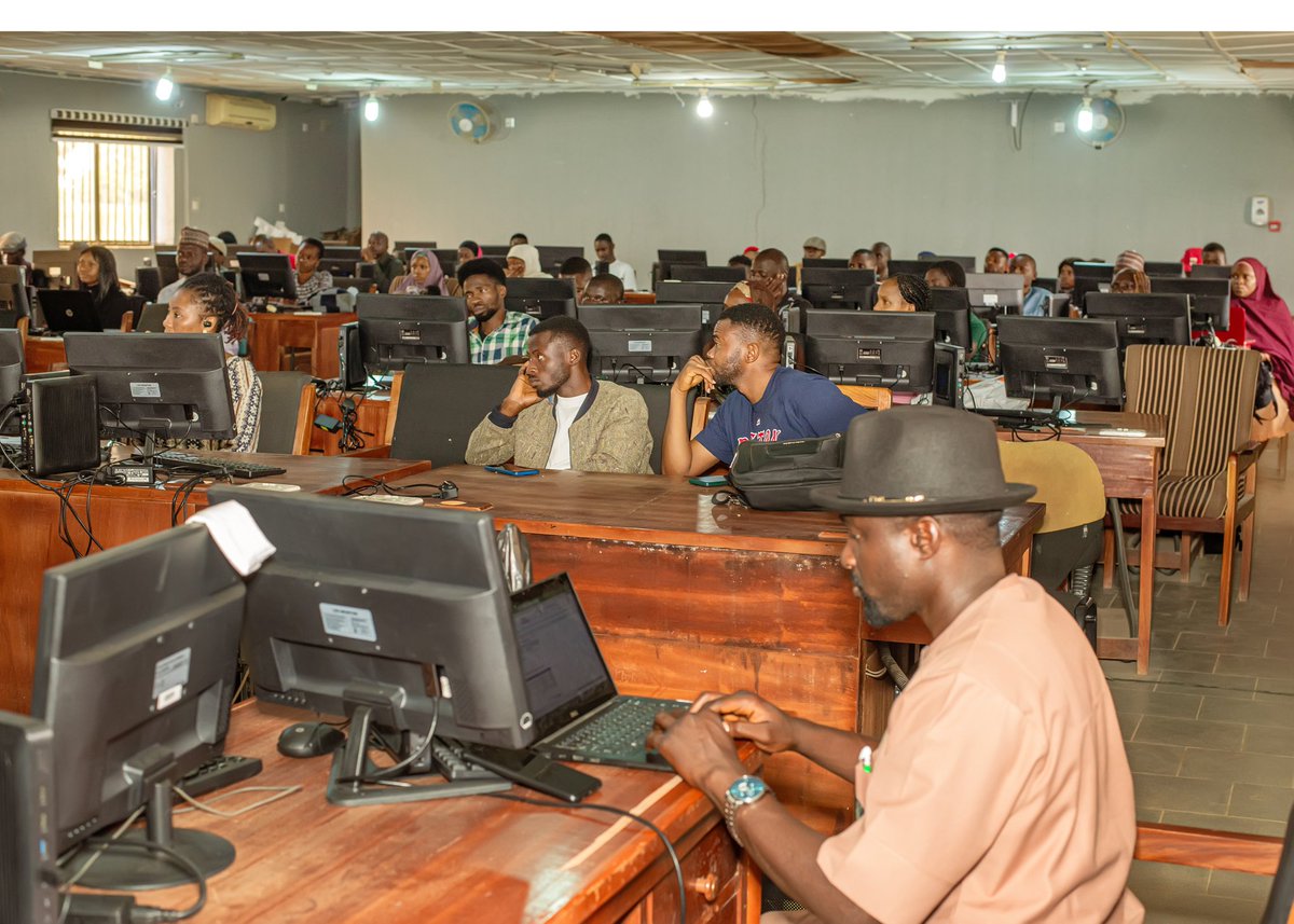CentreUnijos's tweet photo. Week 3 Module 3 physical session learning session @3mttNews @3MTTNigeria @bosuntijani @unijos https://t.co/pZ1jsmq2ZP
