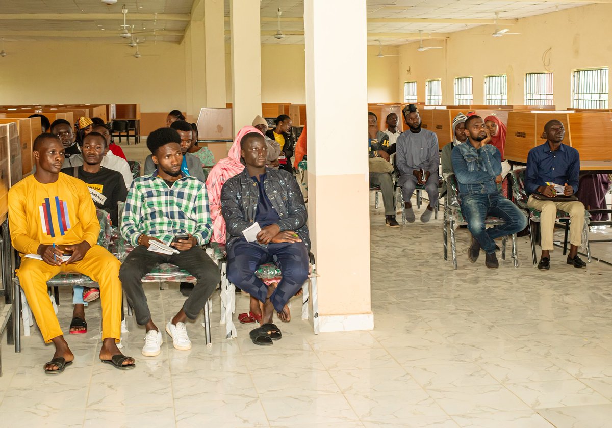 CentreUnijos's tweet photo. Week 3 Module 3 physical session learning session @3mttNews @3MTTNigeria @bosuntijani @unijos https://t.co/pZ1jsmq2ZP