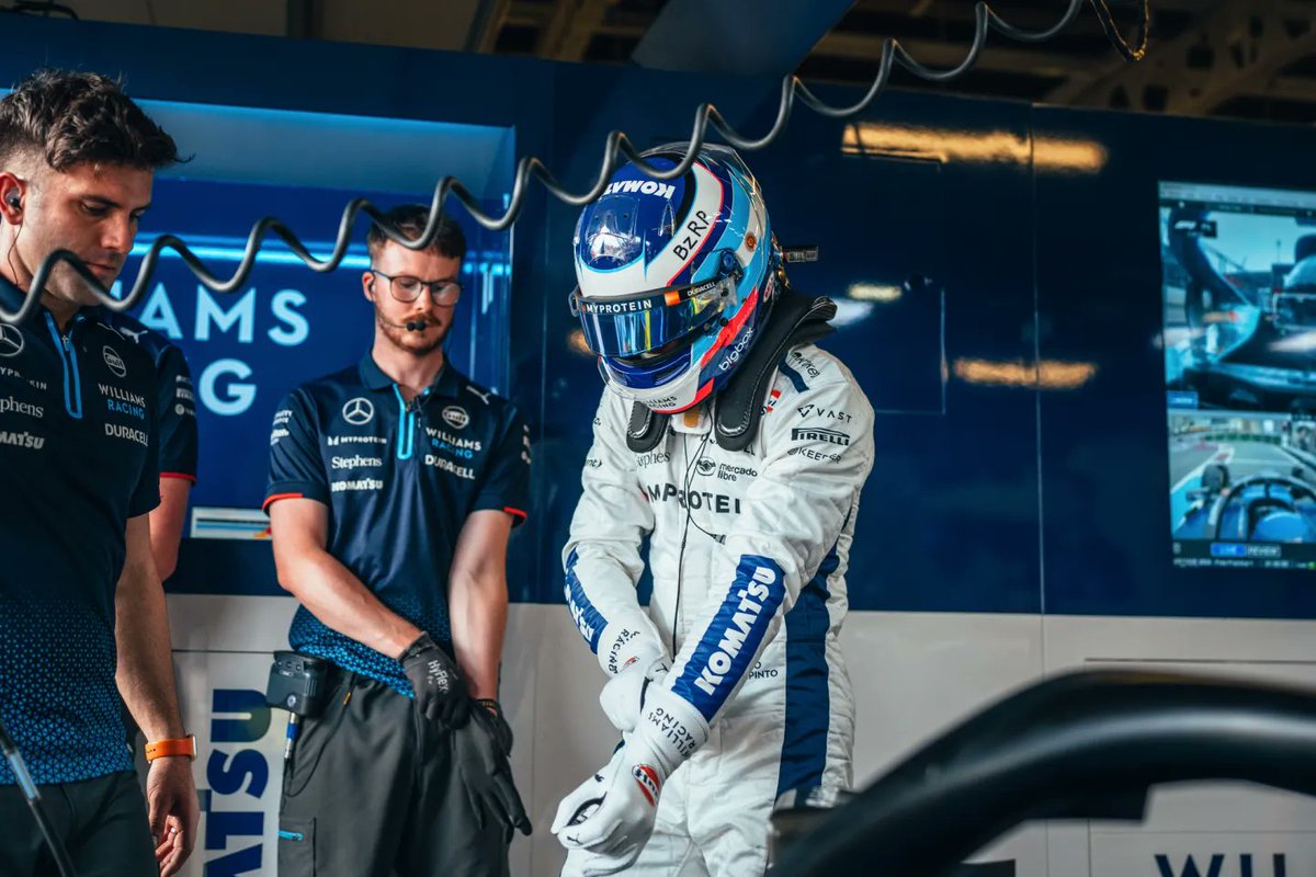 elmejordelresto's tweet photo. Lo de Monza fue una muestra de lo que podía venir. Este pibe es un distinto, no llegó de casualidad a la F1, llegó para quedarse.

P8 en Baku en tu 2da carrera, manejando entre muros a 340km/h sin errores y con neumáticos de 40 vueltas. 🐐 

#F1 #AzerbaijanGP https://t.co/dFweXFByE7