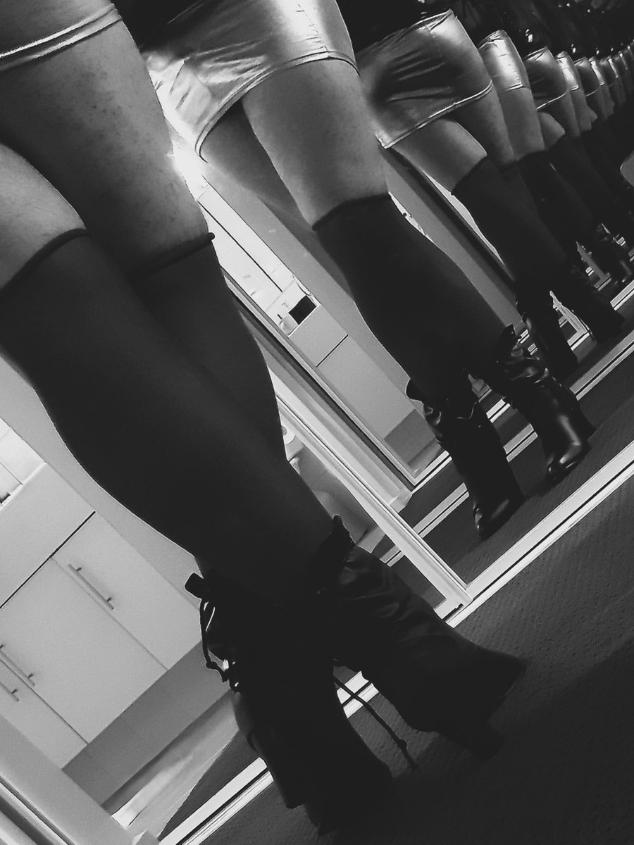 sophi_theslut's tweet photo. I hope you all had a fun weekend XXX

Let me know what you got up to X

#weekendfun #wickedfun #bdsm #kinky #sissyslut https://t.co/RPvYL7QFAW