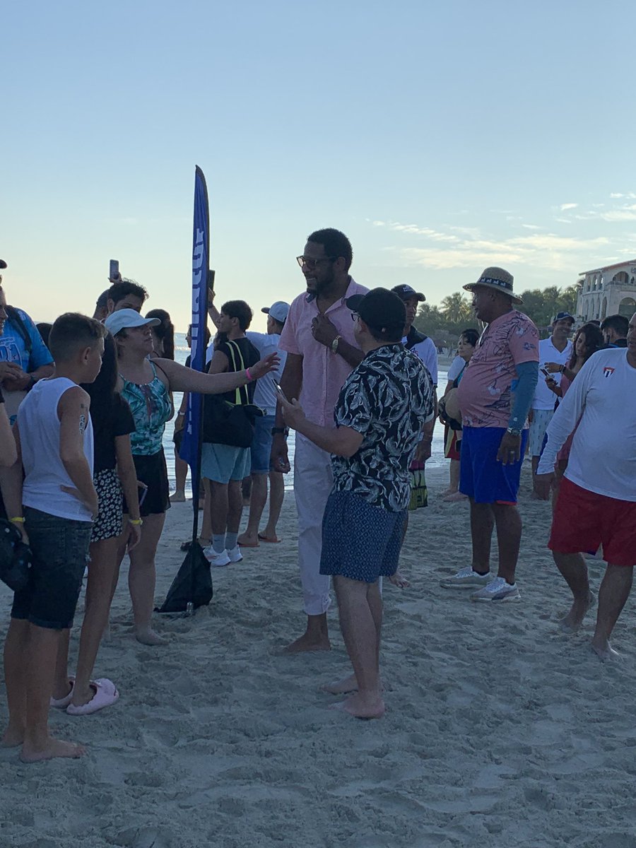 Hotel Los Delfines tweet media