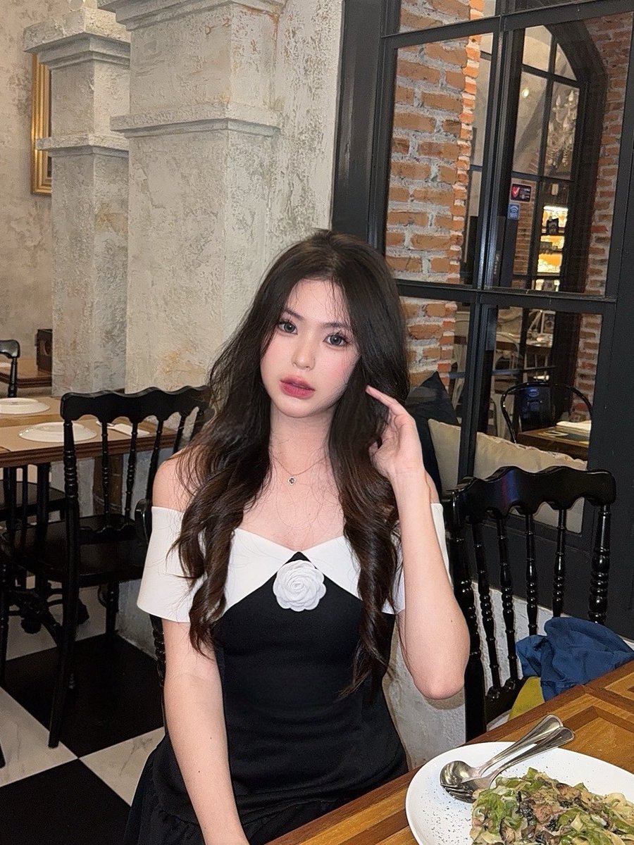 swanflakes's tweet photo. chef's kiss x 💋 https://t.co/DFIsr6TrSo