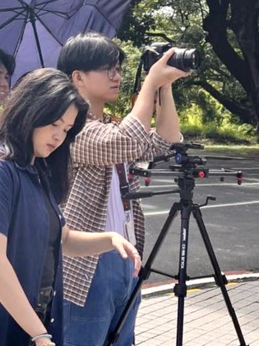 aidreyiee's tweet image. behind the lens