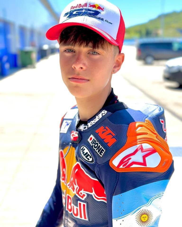 nairrodriguezok's tweet photo. ¡TENEMOS PILOTO ARGENTINO EN MOTO3!🇦🇷🇦🇷🇦🇷

VALENTIN PERRONE CORRERÁ EN LA CATEGORÍA LA PRÓXIMA TEMPORADA CON EL EQUIPO TECH3. https://t.co/UHyc7plLOM