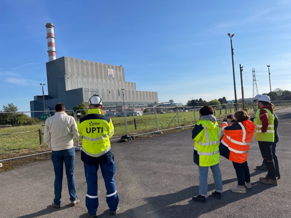 Prefet57's tweet photo. #DĂ©mantĂšlement đ„ | SuccĂšs de lâopĂ©ration de dĂ©molition de la cheminĂ©e de lâancienne centrale @EDFofficiel de #LaMaxe.
đźââïž Lâaction coordonnĂ©e de tous les acteurs : prĂ©fecture, forces de sĂ©curitĂ© intĂ©rieure, ville de #LaMaxe, et EDF a permis le bon dĂ©roulement de lâaction.
đ€ Merci Ă lâensemble des services concernĂ©s pour leur mobilisation !