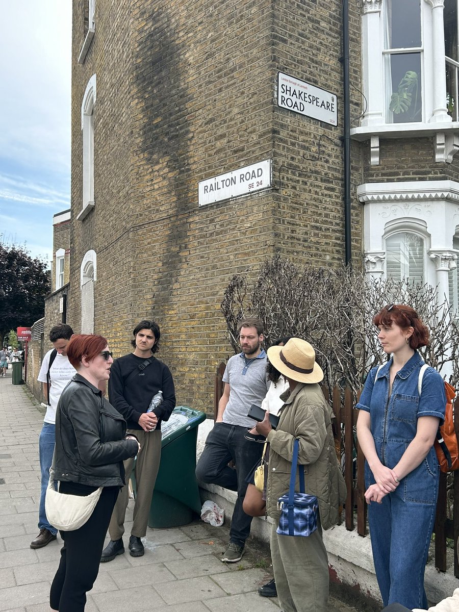 Today visit to <a href="/BrixtonAdvice/">Brixton Advice Centre</a> for #OpenHouseFestival. 

Fabulous tour of icons with <a href="/GuidesLambeth/">Lambeth Tour Guides Association</a> Nikki and highlight, met Sam the bike man.