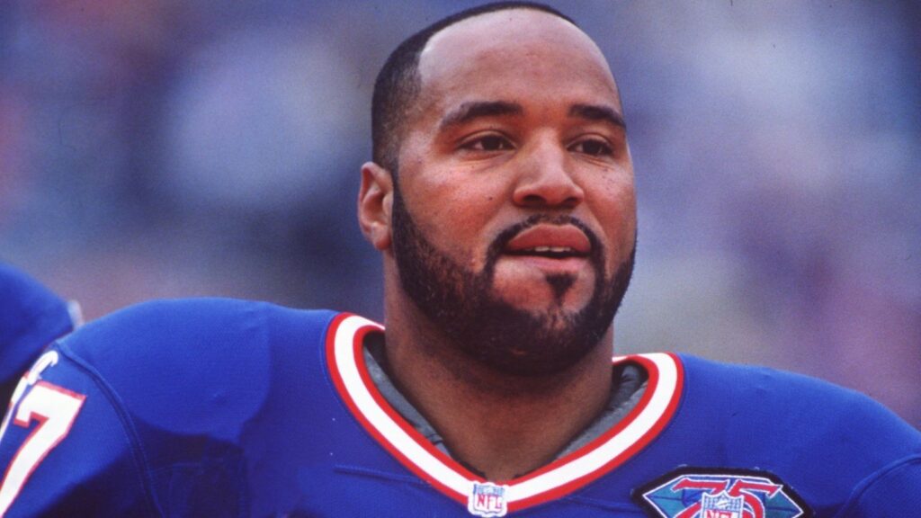 We are pleased to announce the initial lineup for the Batavia Sports Card Expo <a href="/BataviaDowns/">Batavia Downs Gaming & Hotel</a> on Nov 1,2. Bruce Smith, Cornelius Bennett, Darryl Talley with Hockey HOFers Pierre Turgeon, Brett Hull Mark Recchi &amp; Chris Chelios. More names to be announced. Legendsandstars.net