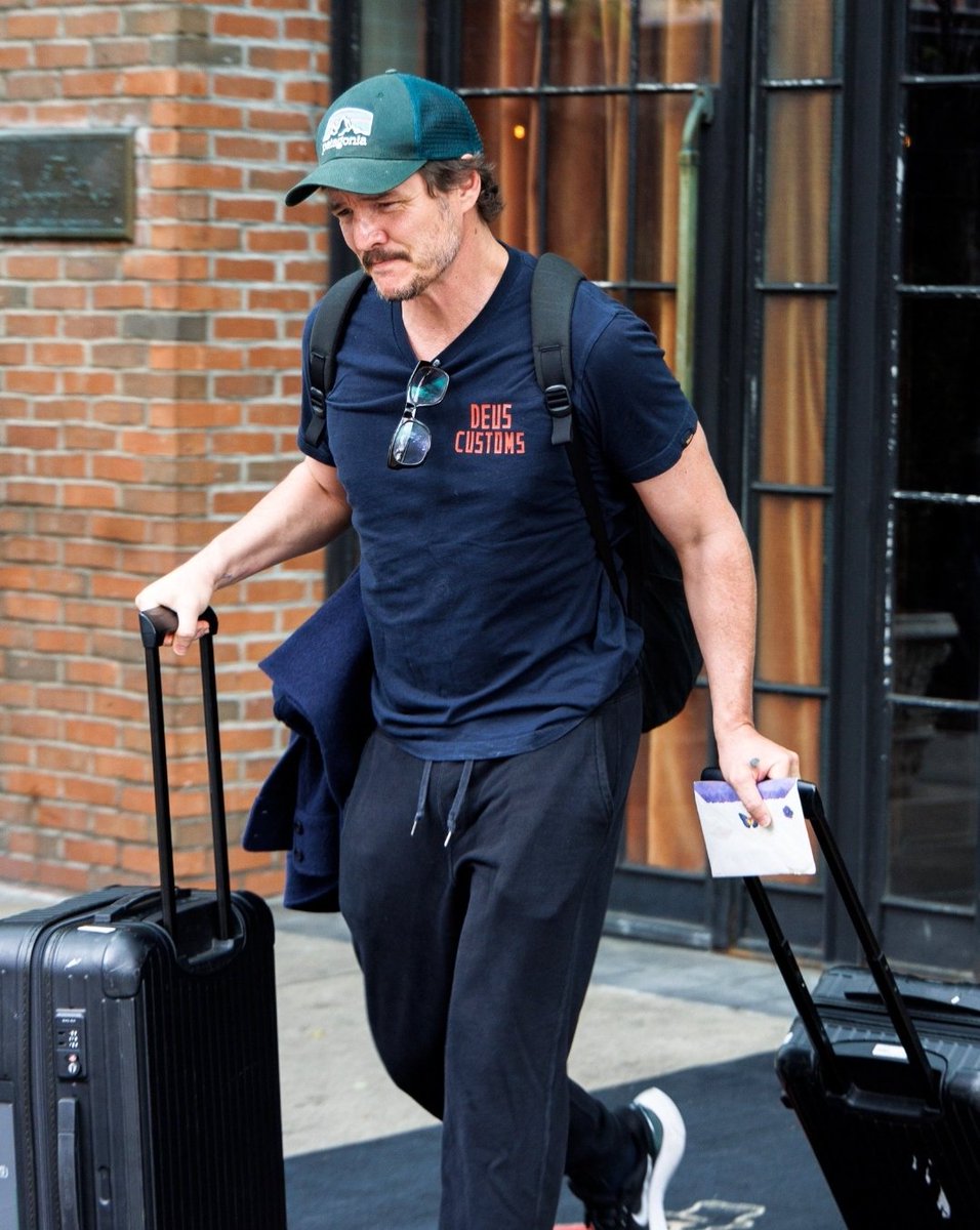 elliedjarin's tweet image. these pics altered my brain chemistry i fear