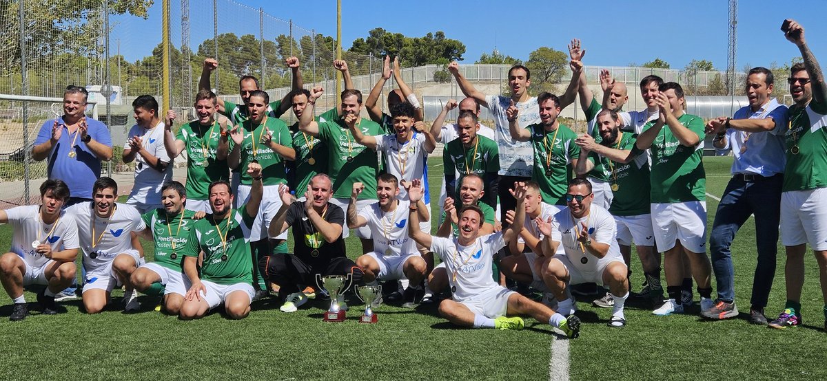 Pilar Serrano (@caniassc) on Twitter photo Gran final del TORNEO BENÉFICO DE FÚTBOL 7 INCLUSIVO DEL SECTOR INMOBILIARIO organizado por <a href="/ASPRIMAdrid/">ASPRIMA</a>
<a href="/DownMadrid/">Down Madrid</a>
Enhorabuena silber por ese Primer puesto!!!
<a href="/GrupoATValor/">Grupo ATValor</a> Subcampeones!!
🏅🥇🥈 Gran final del TORNEO BENÉFICO DE FÚTBOL 7 INCLUSIVO DEL SECTOR INMOBILIARIO organizado por <a href="/ASPRIMAdrid/">ASPRIMA</a>
<a href="/DownMadrid/">Down Madrid</a>
Enhorabuena silber por ese Primer puesto!!!
<a href="/GrupoATValor/">Grupo ATValor</a> Subcampeones!!
🏅🥇🥈