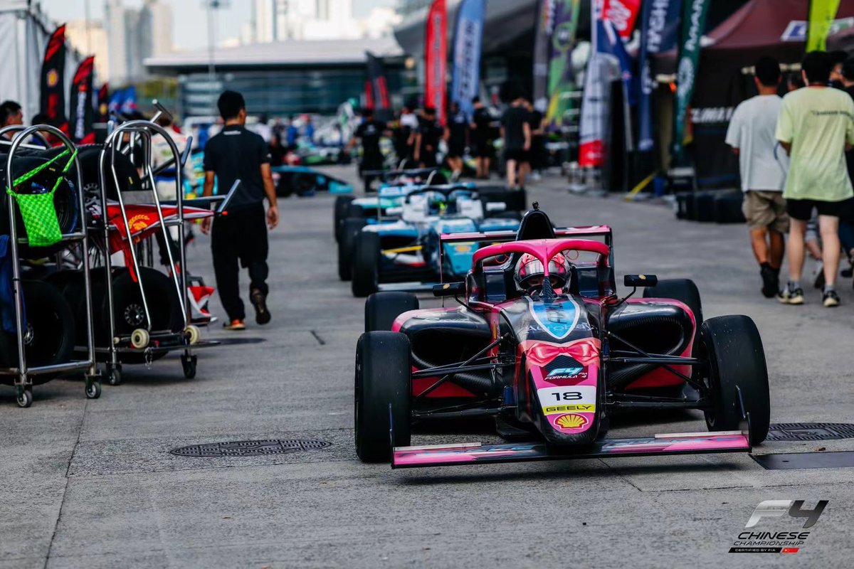 Chloeewong917's tweet image. A new collection for the F4 driver from China,铁豆
#minihelmet
#PRODRIVER
#WRT