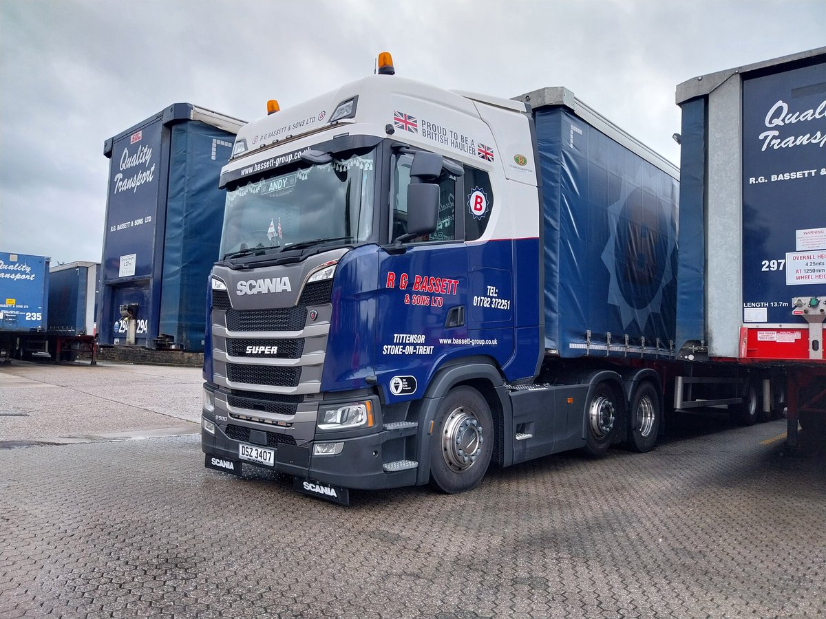 Another great weekend at <a href="/Truckfest_Live/">Truckfest Live</a> what a laugh,  highly commended,👌   <a href="/ScaniaUK/">Scania UK</a> #sunny #rain 😎🌧