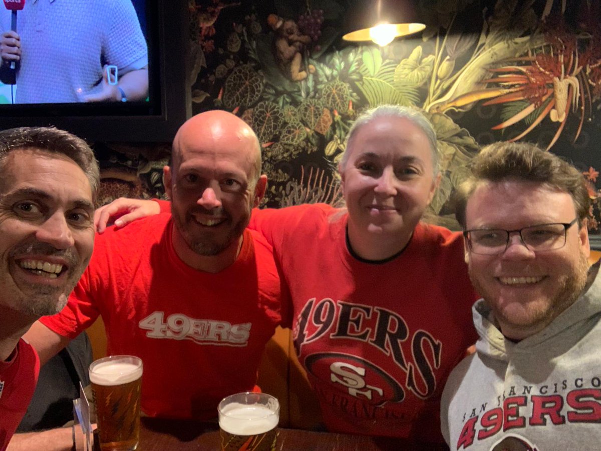 We are excitingly waiting for 49ers ko vs Vikings at #london <a href="/49ers/">San Francisco 49ers</a> watchparty <a href="/LEVIS/">Levi's®</a> thanks #FTTB