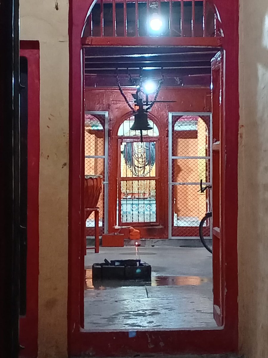 One of the Bhairav Baba temples in Varanasi - Kal Bhairav temple on the way to Bindu Madhav temple in Kashi 🙏