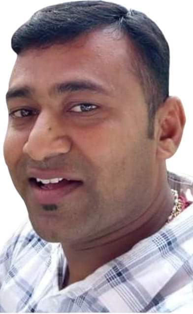 बहुत फ़र्क  है तुम्हारी और मेरी तालीम में....!!
             #साहेब_
तुमने उस्तादों से सीखा है,और मैंने हालातों से......!!