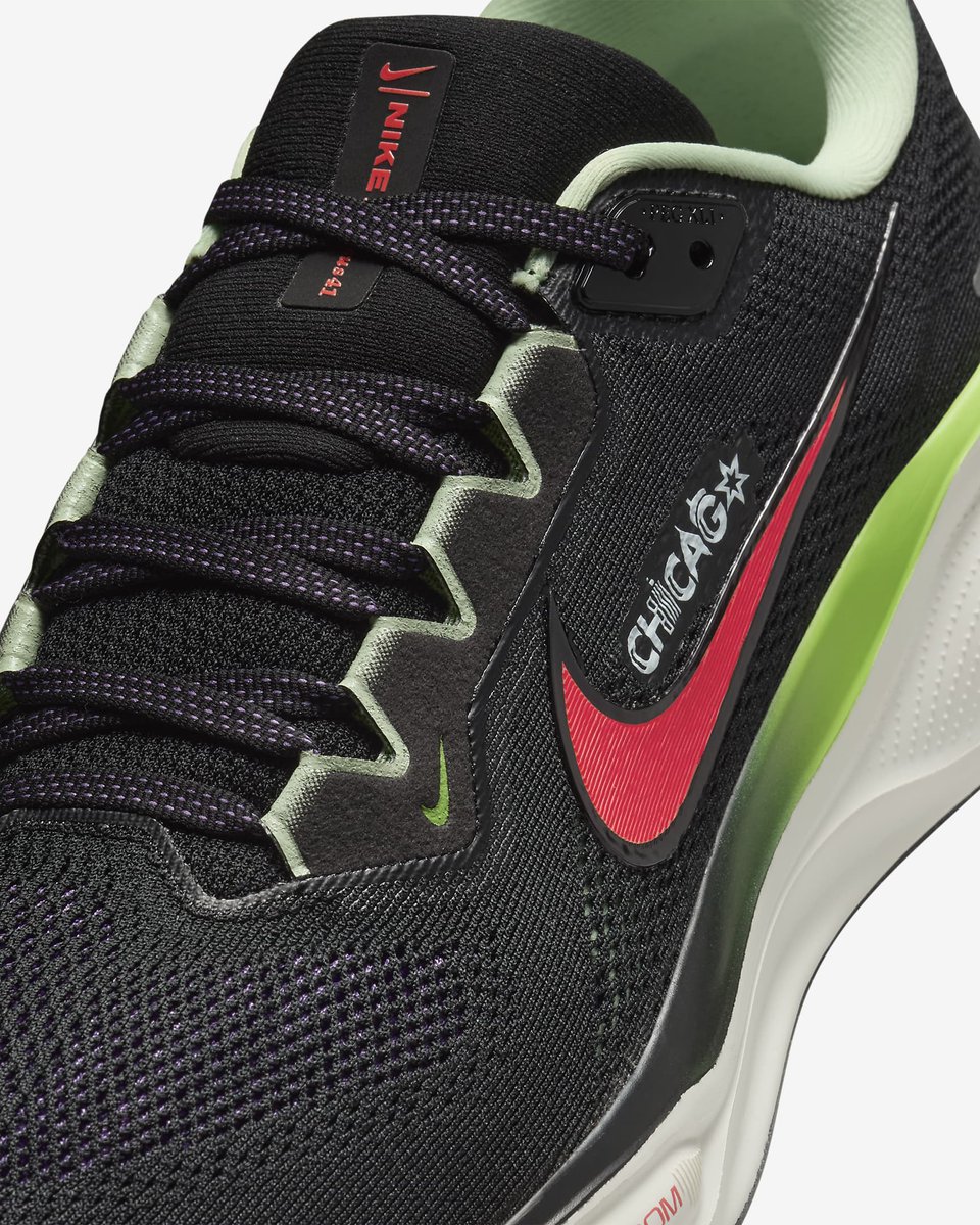 SOLELINKS's tweet photo. Ad: NEW Nike Pegasus 41 'Chicago' dropped via Nike US => https://t.co/J9Bdf5g5Rc https://t.co/nXuSgewErH