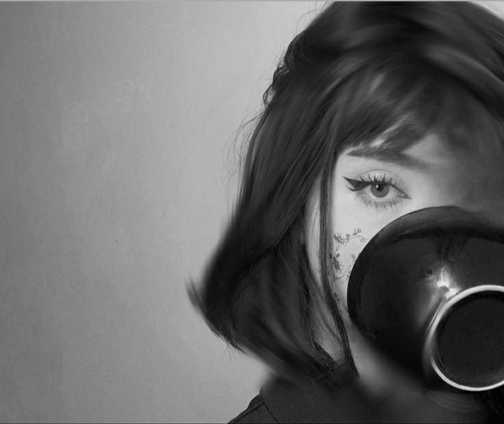 ͏
͏
صامتة هادئة الملامح
كمعزوفة لا يسمع صوتها الا هي