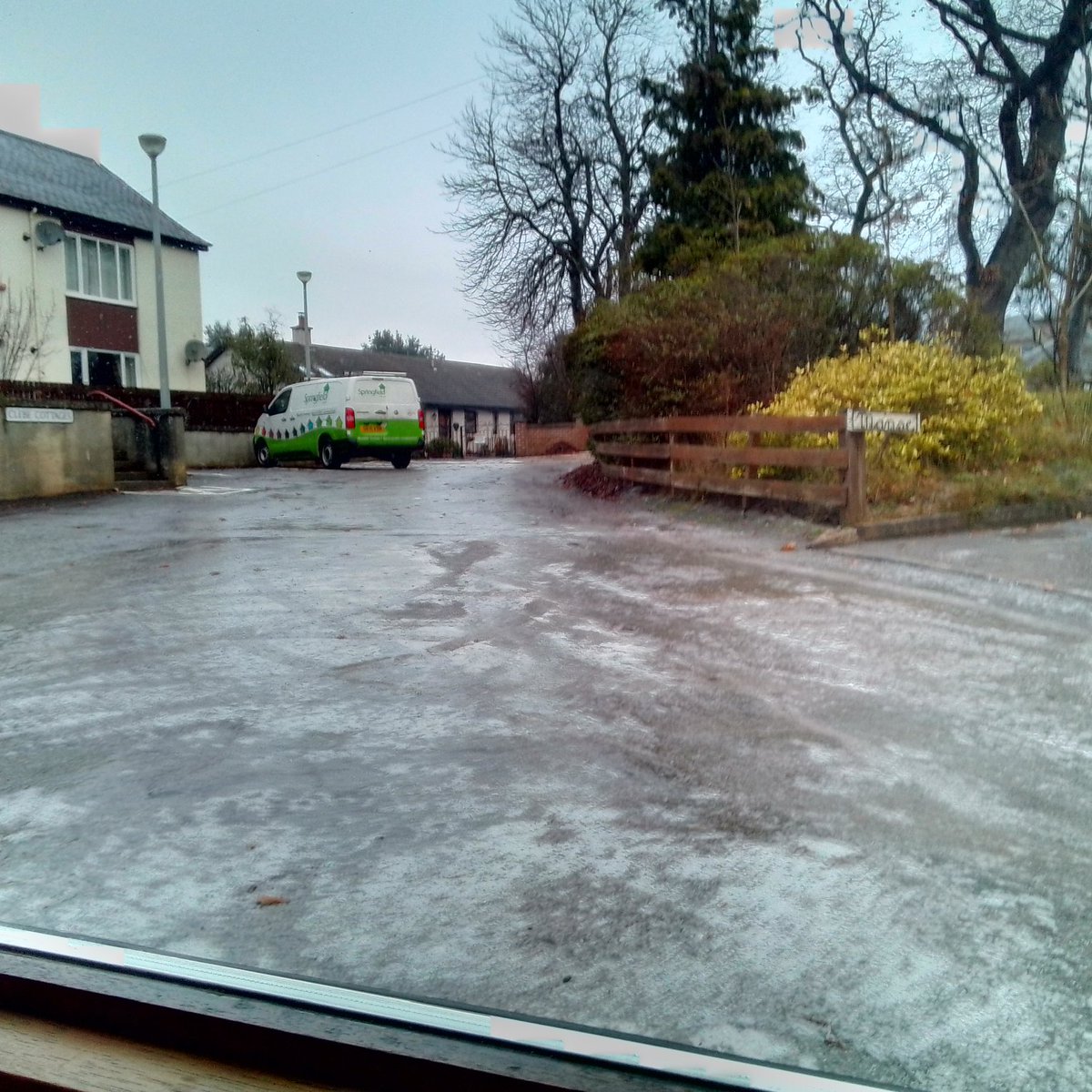 DavidRoger1951's tweet image. Knowing when to bide indoors!❄️ 

#AlphabetChallenge
#WeekKforKnowledge