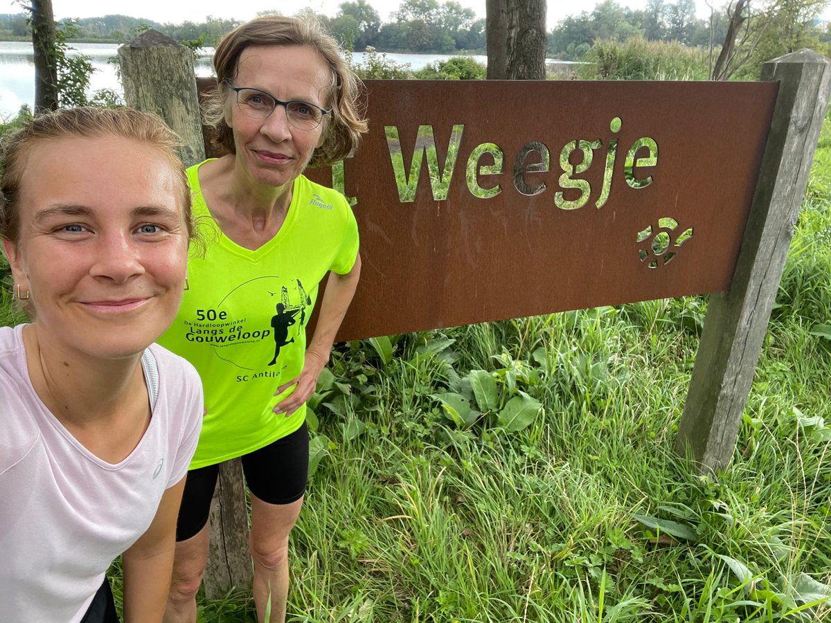 Lekker hardlopen in 't Weegje in Waddinxveen. Lopen in een natuur- en recreatiegebieden in de directe omgeving. Deze gebieden zijn voor veel mensen belangrijk om te wandelen, vogels te kijken of in ons geval te hardlopen.
