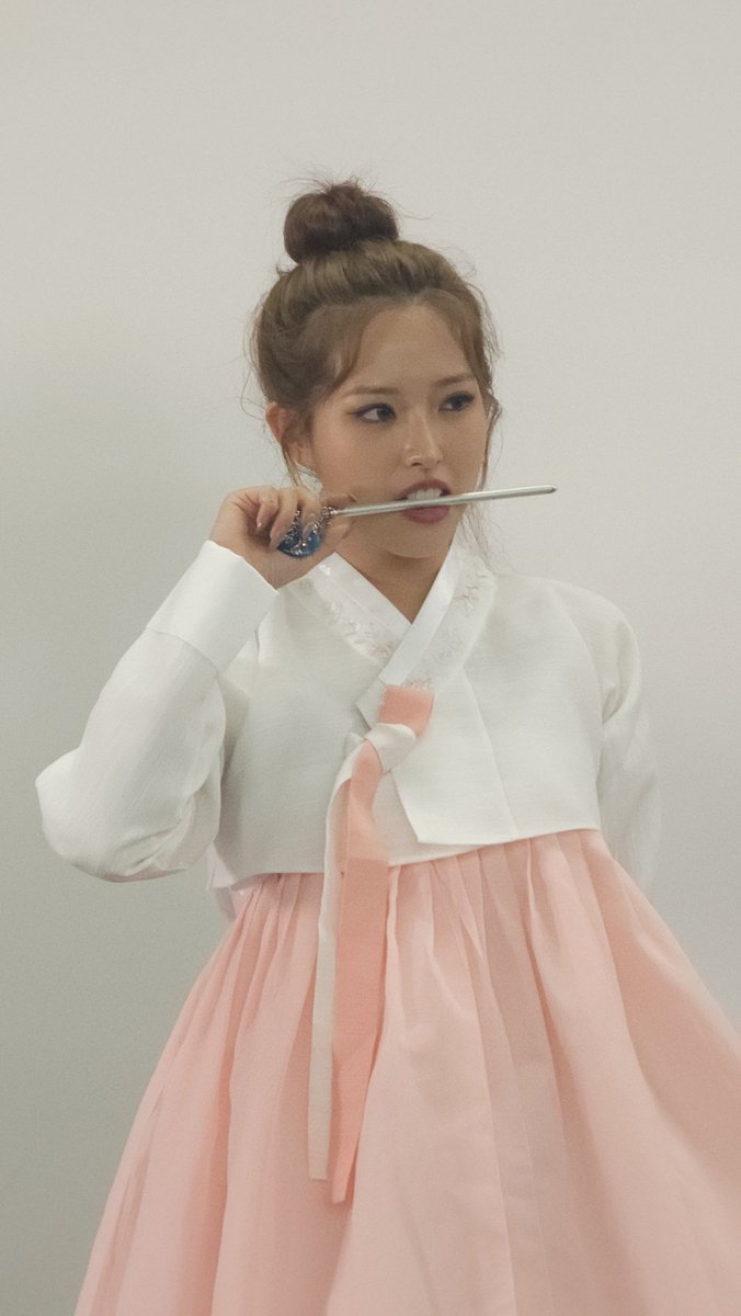 미나 tweet media
