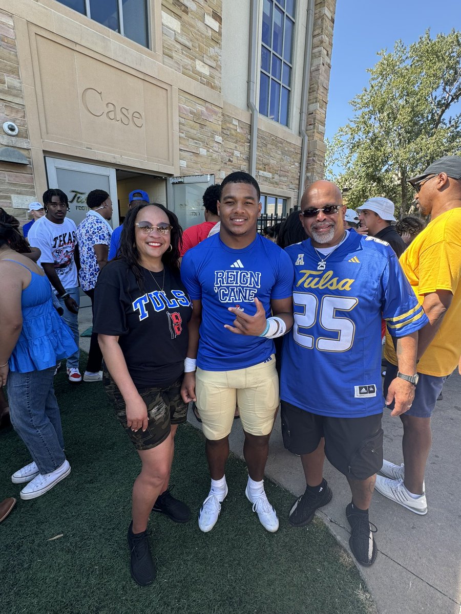 Melainie Baptiste Rucker (@hiscohost) on Twitter photo 