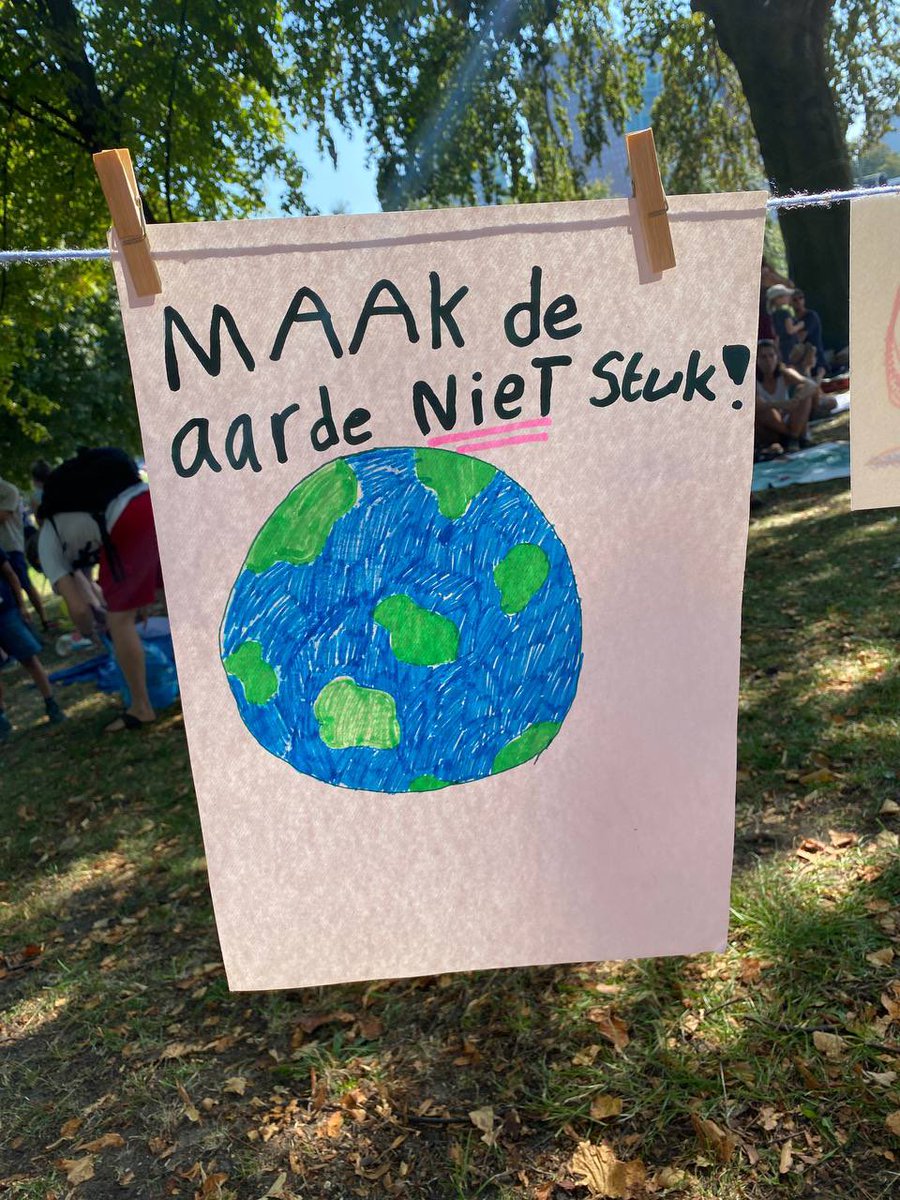 Word niet boos op het “alarm” maar boos op het systeem. 

In NL betaal je voor gas of elektriciteit minder belasting naarmate je meer ver­bruikt. Grootvervuilers die jaar­lijks miljardenwinsten maken, betalen letterlijk 100× minder per gebruikte kWh elektriciteit dan MKB’ers.