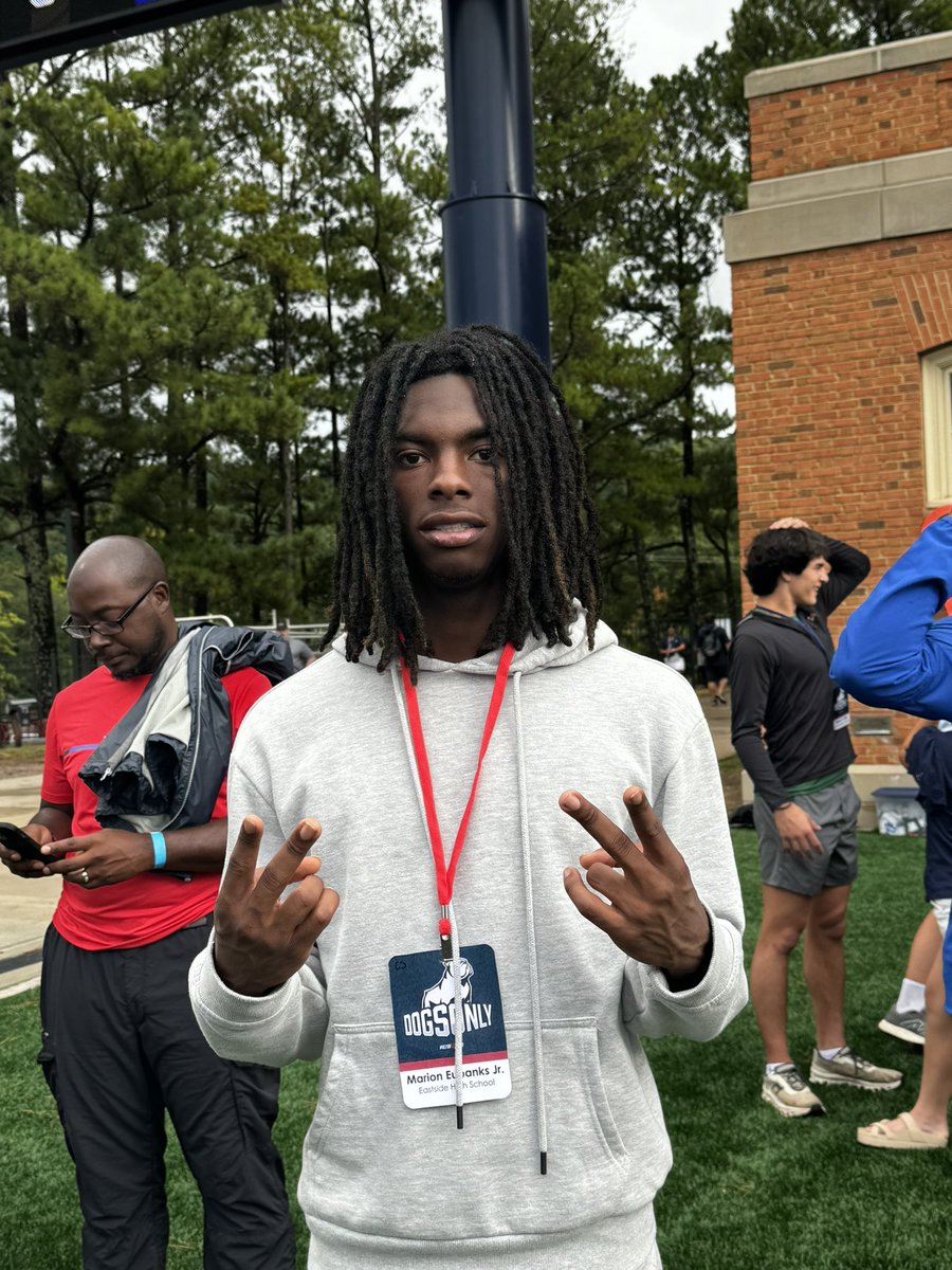 Meubanks0's tweet image. Had a great game day visit @SamfordFootball last night! #WinBig #GoBulldogs
 @CoachScales  @EastsideFB