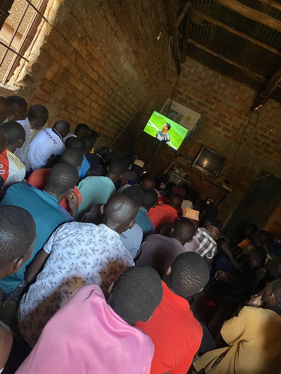 But how can a normal person watch a match from this kiplace 🙄🙄🙄