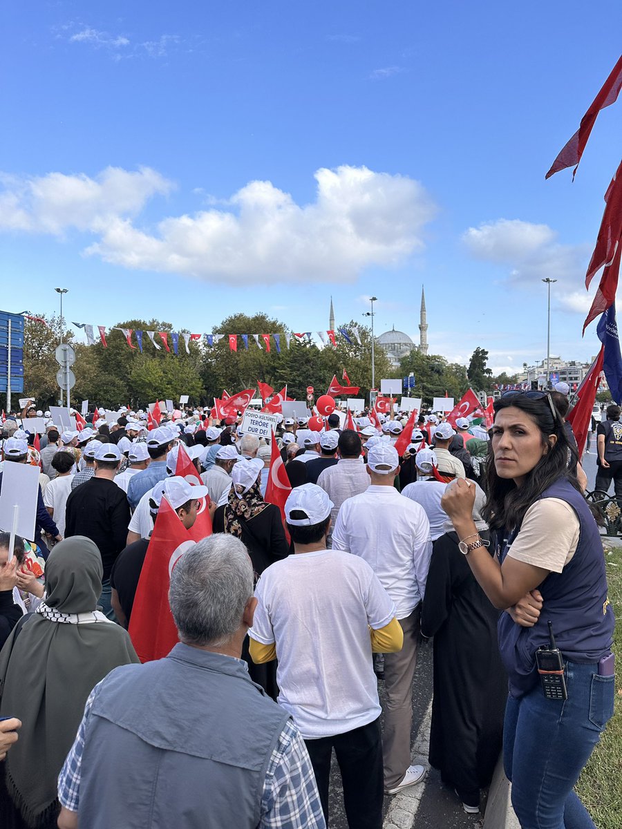 İnsanlık için , Aile için yürüyoruz 

#BüyükAileBuluşması