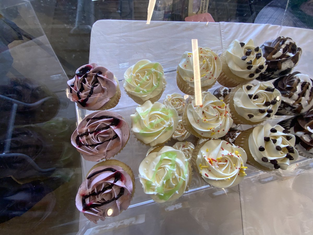 sjfmnl's tweet photo. Books, tea and sweets sounds like a nice Sunday plan to me! Come check out the SJFM Book Fair Market at 245 Freshwater Road until 3pm. #sjfmnl #sjfm #bookfair #stjohns #tea #books #sweets #bakedgoods #mashmallow https://t.co/tyIkFQggig