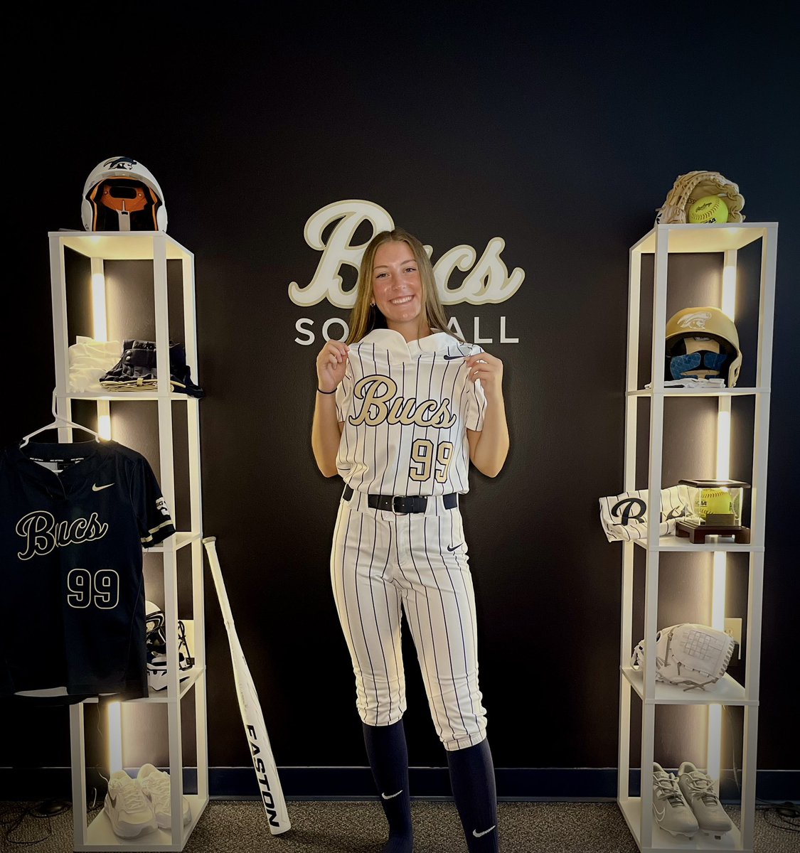 Ava marks tweet media