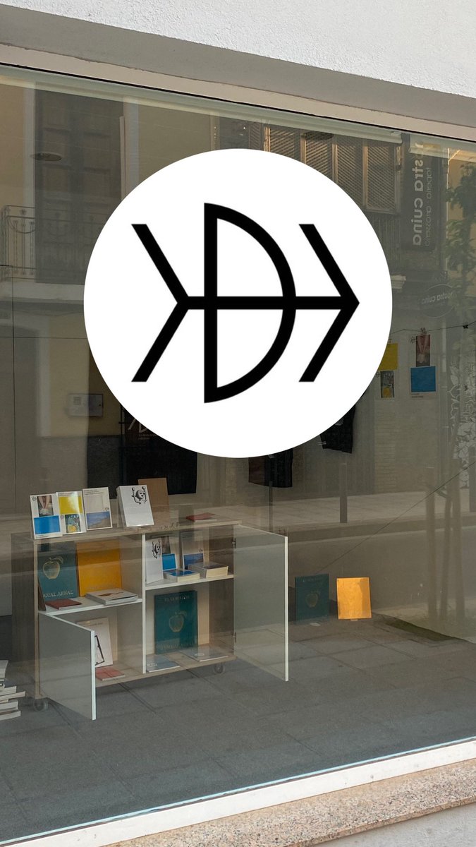 ladocumental_ed's tweet photo. El próximo 26.09, a las 18:30h, encuentro con Pascual Arnal en Sala zona 3, Castelló. Arnal es artista visual y gestor cultural. En su trabajo creativo las imágenes son elementos fundamentales para entender lo real, relacionarse con la realidad y descubrir lo que ocultan. https://t.co/D4ga2RcDdN