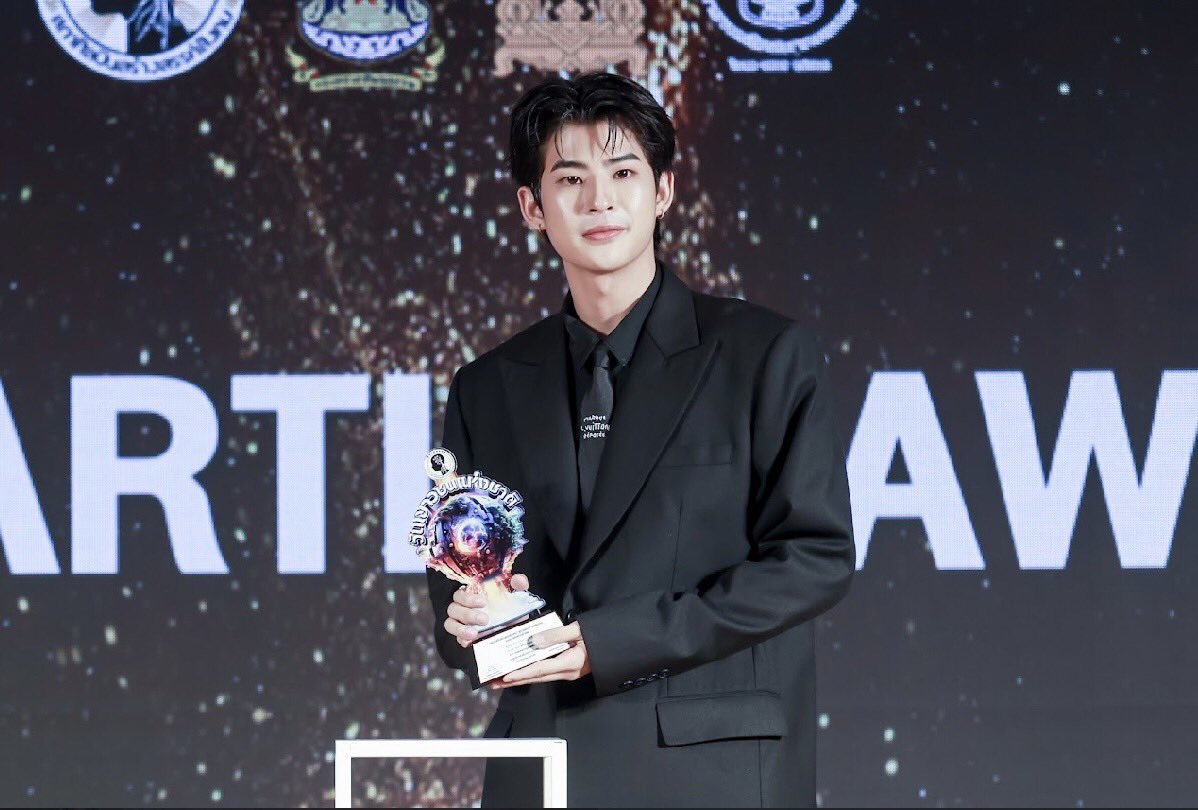 ปังไม่ไหว!! #GMMTV กวาด 3 รางวัล “BEST ARTIST AWARD 2024” #เกรทอิน #มาร์คภาคิน คว้ารางวัลแห่งปี #ปอนด์ภูวินทร์ ได้ยอดนิยม
 
​ยืนหยัดผลิตผลงานคุณภาพอย่างต่อเนื่อง จนได้รับความนิยมเป็นที่ชื่นชอบทั้งจากแฟนๆ ชาวไทยและต่างชาติ สำหรับ “GMMTV” คอนเทนต์โพรไวเดอร์ชั้นนำของเมืองไทย