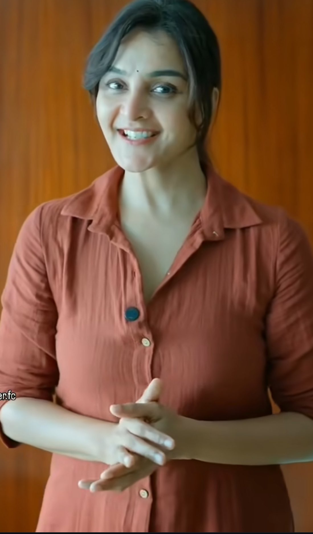 Manju Warrier Biography | iiQ8 Mallu Actress Manju Aunty