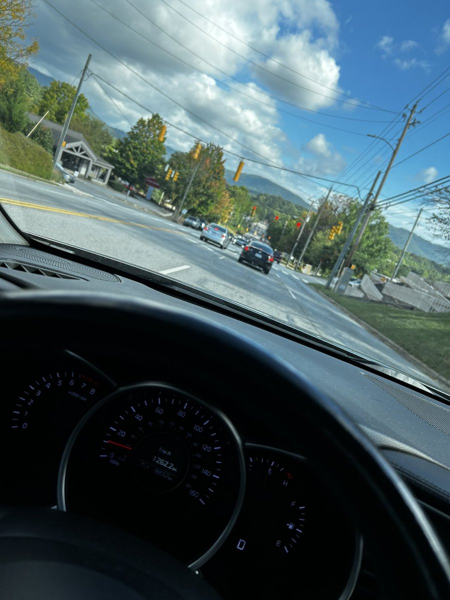 simonejnews's tweet image. A little knocking around in Asheville, NC. 📍 
#restauranthopping #foodies #explorelocal