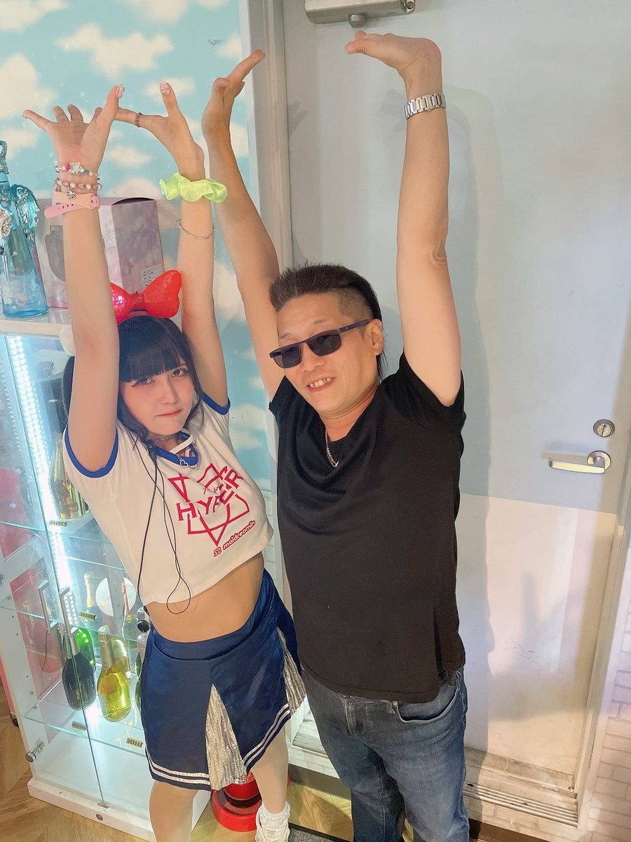 Egc3MTazeOZONz2's tweet image. #中央 #ひかげ #元気玉
『秋葉原のみんな! オラに現金をわけてくれ!』
(ひかげのぽっちゃりお腹頂きました🤤)
🕶️「あちこち元気になりました😎🍌💦」
つぐ「悪い事してないでしょうね!?」
かげ「してました!」
🕶️「あわゎあわゎ😰」
今日も界隈は平和です😏➰🕶️