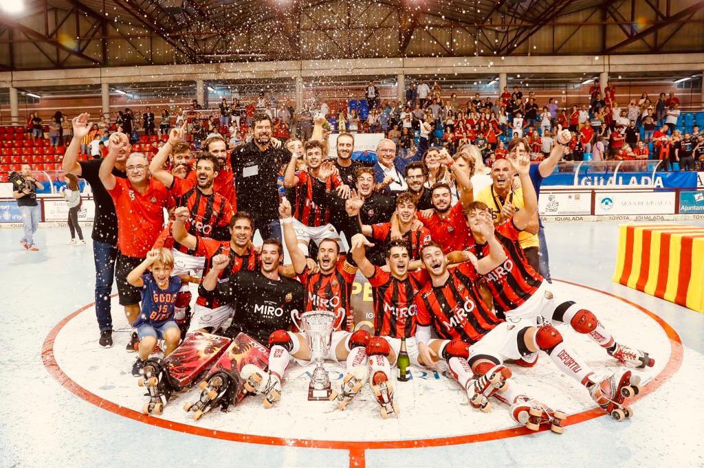 ReusDeportiu's tweet photo. 𝐎𝐧 𝐭𝐡𝐢𝐬 𝐝𝐚𝐲 🏆🔙 15/09/2019

🐦‍🔥 Avui fa cinc anys, el Reus Deportiu guanyava la Supercopa d’Espanya després de 13 anys en imposar-se al Barça (3-2). 

Els gols del conjunt reusenc van ser obra de Marc Julià, Àlex Rodríguez i Romà Bancells.

#ForçaReus https://t.co/hyXcqjVUvP