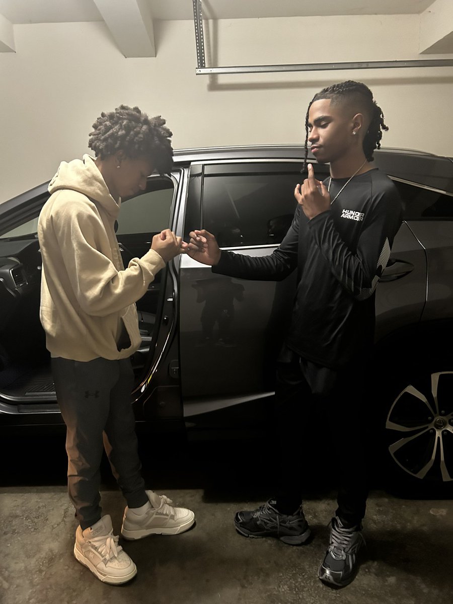 imanipulatehoes's tweet photo. me and bro jam #ijustwannablowup https://t.co/BrLCuuHFOR