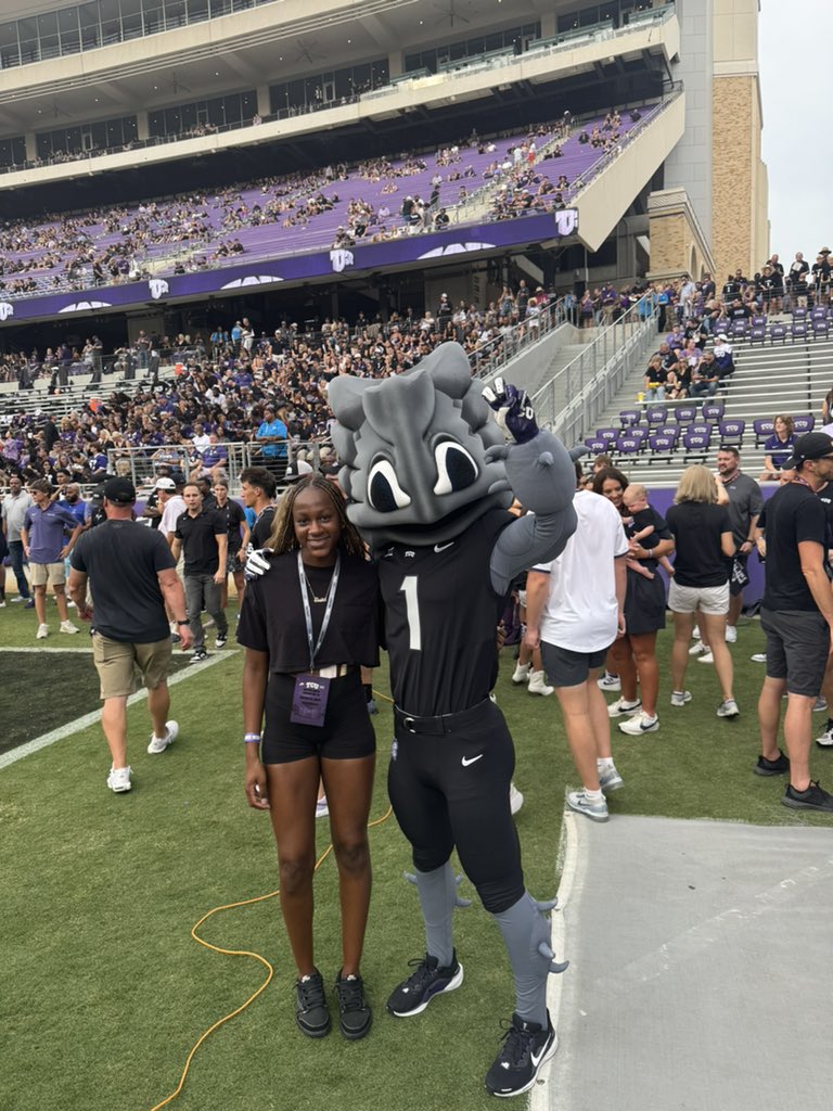 Destini Smith (@destini06_smith) on Twitter photo Great visit this weekend <a href="/TCUTrackField/">TCU Track & Field</a>!! Thank you to the coaches and athletes #TCU #GoFrogs 🐸💜 Great visit this weekend <a href="/TCUTrackField/">TCU Track & Field</a>!! Thank you to the coaches and athletes #TCU #GoFrogs 🐸💜