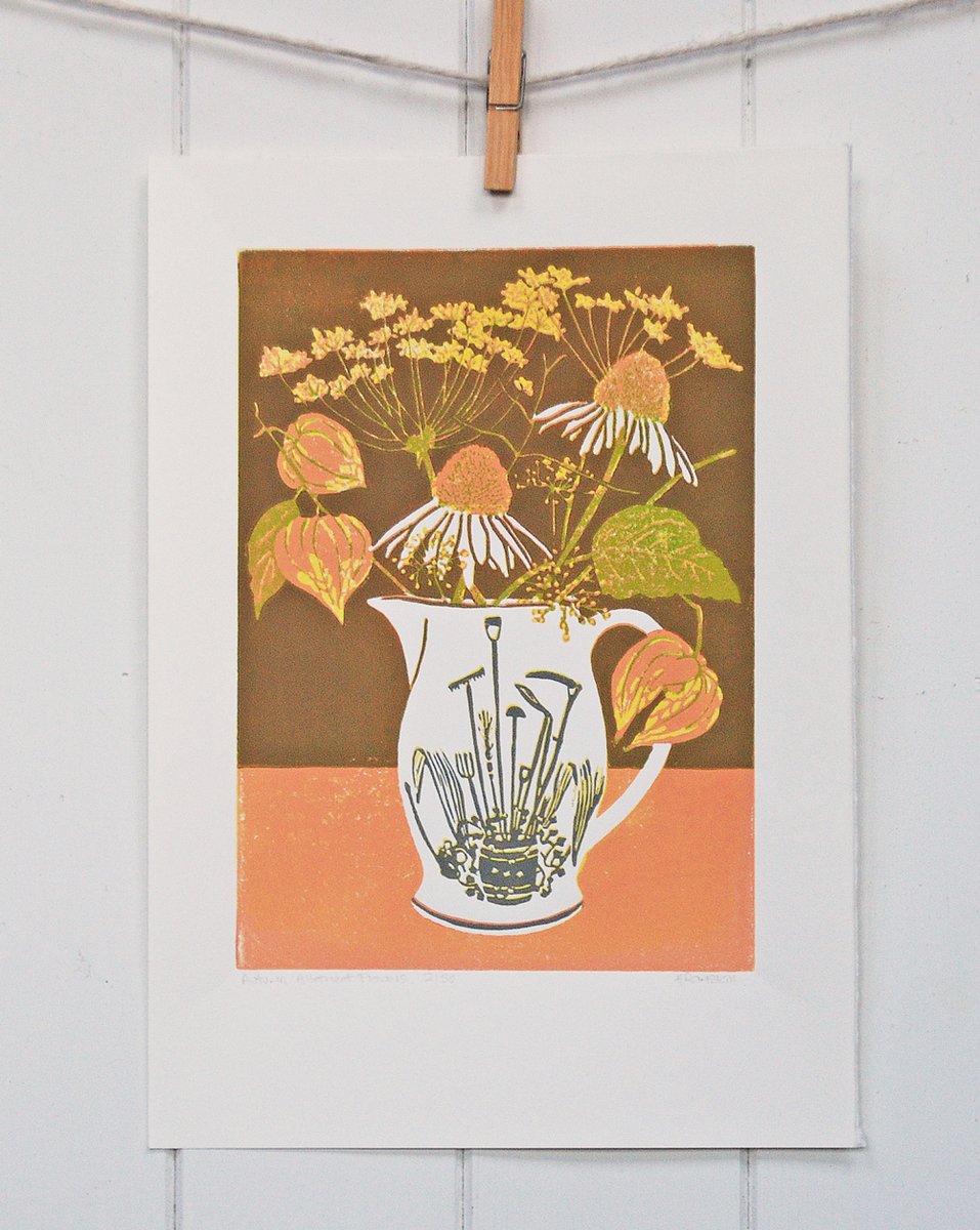 littleramstudio's tweet photo. Autumn vibes.
'Autumn Allotment Flowers' in a Ravilious jug. One of Heather's floral prints. Find the print in our lovely little online art shop here> https://t.co/EbU92NJL6q
#shopsmall #BuyArtFromTheArtist https://t.co/UqeW4DmtO9