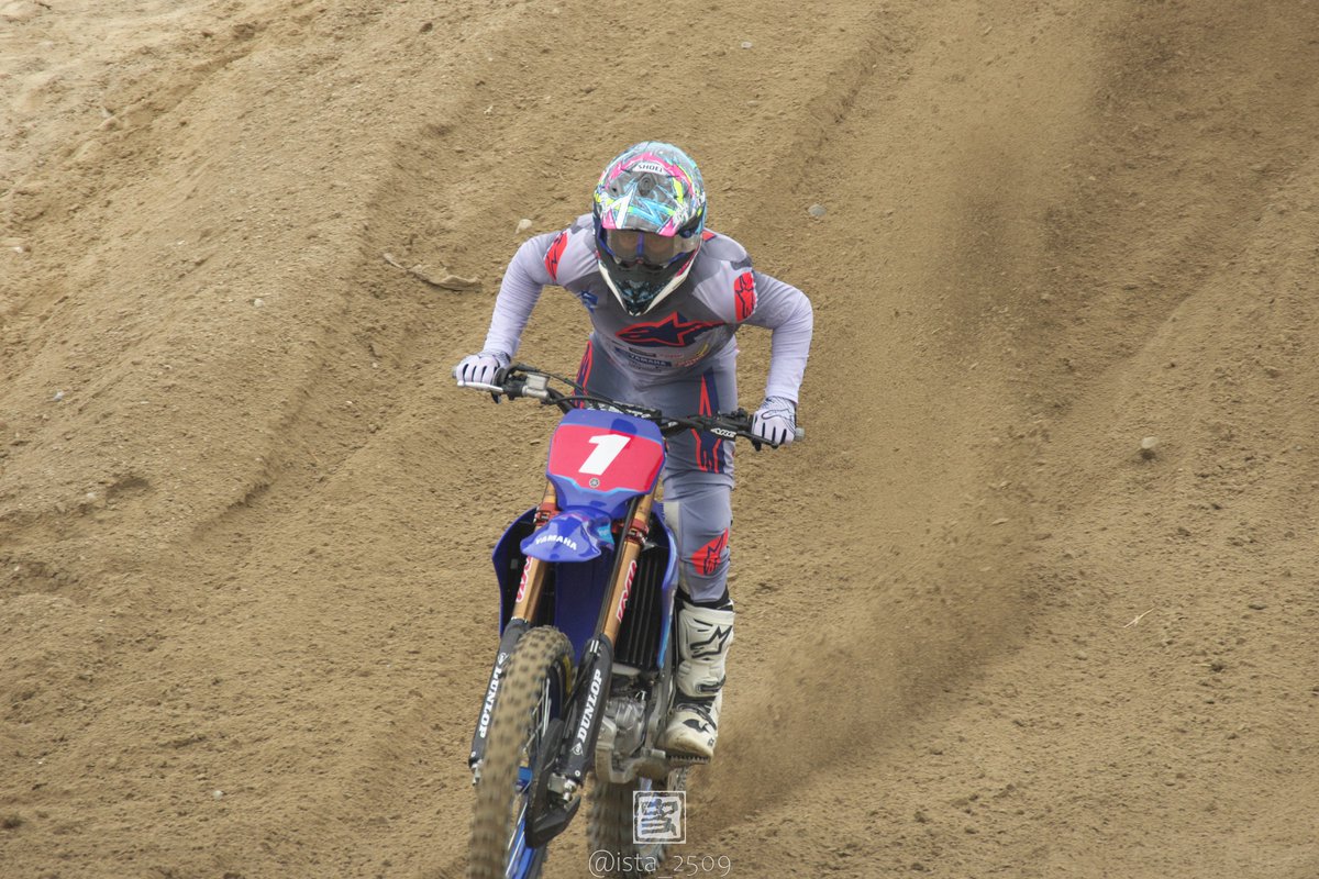 ista_2509's tweet photo. #全日本モトクロス #JMX #名阪スポーツランド
#PENTAX #pentax_kf #SILKYPIX
ちゃんと撮ったほうの #YAMAHA ジェイ・ウィルソン選手
IA1ヒート2で横山選手とバチバチだったの、見ててワクワクした! https://t.co/45SrwIEBst
