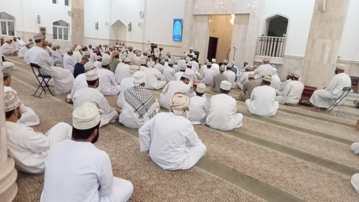 تغطية قناة بصيرة <a href="/baseera111/">قناة بصيرة 🇴🇲</a> للدرس الأول من سلسلة #تقريب_المدارج، للشيخ د. ماجد بن محمد الكندي <a href="/MajidMAlkindi/">ماجد بن محمد الكندي</a>، في جامع حي المعرفة <a href="/marefa6/">جامع حي المعرفة</a> بالخوض السادسة. 
السلسة معنية بشرح #مدارج_الكمال للإمام السالمي -رحمه الله تعالى-، وقد تشرَّفت بنشر متنه محققا مكتبة خزائن الآثار <a href="/khazayin/">مكتبة خزائن الآثار</a>.