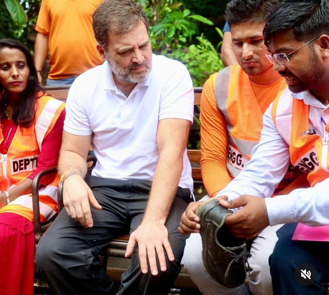 Rudhrayadav001's tweet photo. राहुल गांधी और कांग्रेस सरकार को ट्रैकमैन का मुद्दा उठाना चाहिए। 
ट्रैकमैन साथियों के पास पढ़ाई की सारी योग्यता है।

NDA सरकार को ट्रैकमैन साथियों की पुकार सुननी चाहिए।।
#Justice_For_Trackman 
#Ldce_Open_To_All
#Justice_For_Trackman
#Justice_For_Trackman https://t.co/6VUJPGkQh2