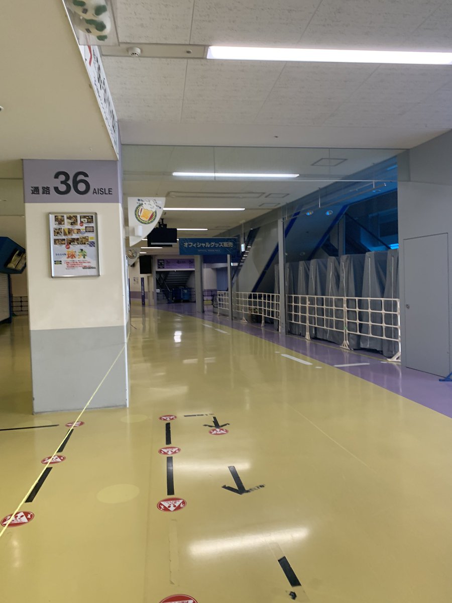 不思議な世界

タイムワープしたかも
トイレから出たら誰もいなかった
もう一度入ったらハイヒールのコツコツって音がして出たら人めっちゃいた
ドームの個室トイレはドコデモドアだったんかー

#タイムワープ
#誰もいない
#フォロバ100